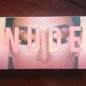 Huda Beauty Nude Eyeshadow Palette